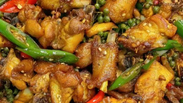渝味尖椒鸡，鲜辣劲爆，演绎重庆江湖菜的热辣风骨