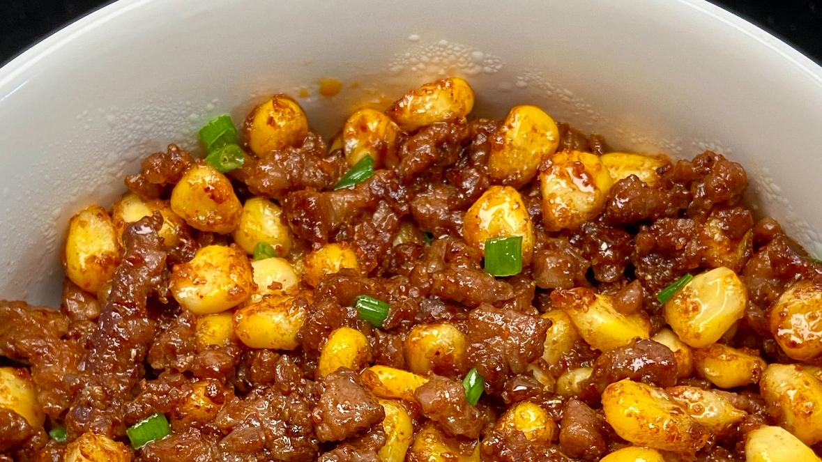 牛肉丁炒玉米粒：香辣嫩滑的清甜风暴