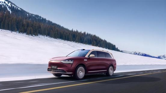 销量可造势，口碑难复制，问界M9用“三冠王”实力重写豪华车市场规则