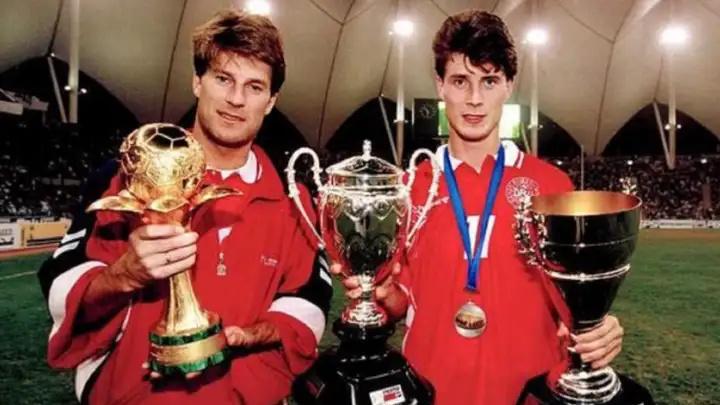 1998年世界杯做出睡美人庆祝姿势的小劳德鲁普，他在足坛是什么样的地位？