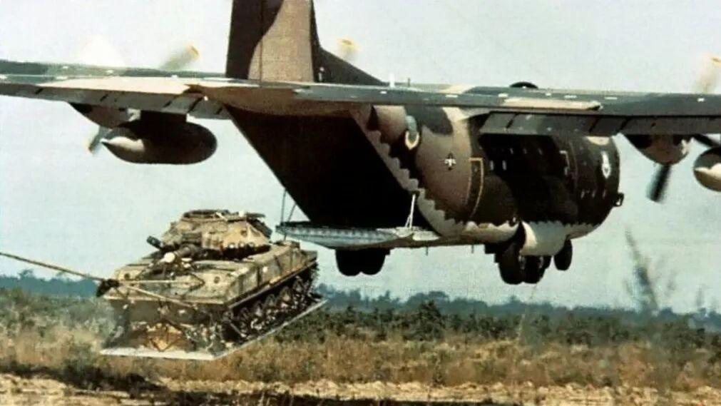 特朗普下令82空降师待命，或将进军伊朗？