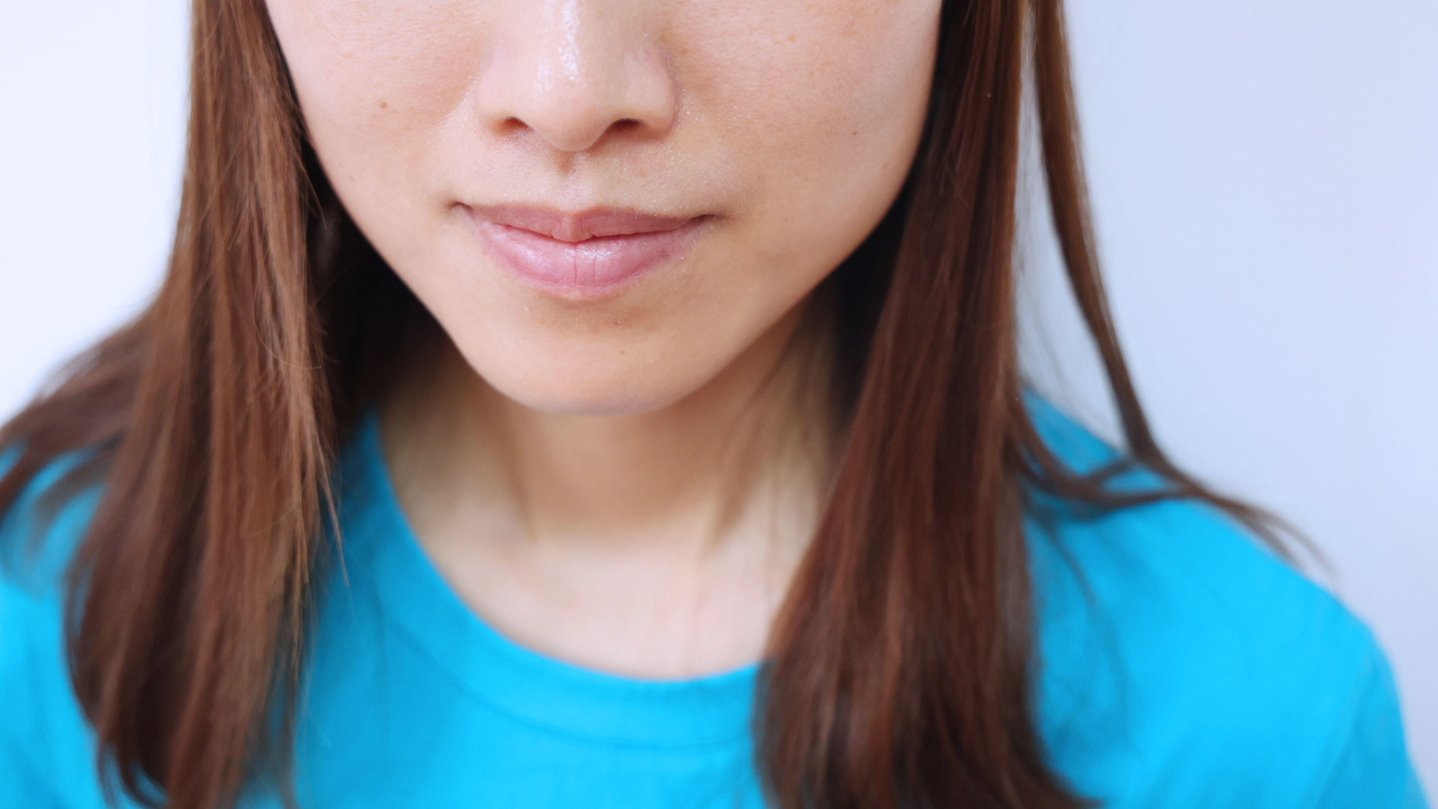 女性的嘴唇周围，若是出现这4种现象，要注意，或是妇科疾病来袭