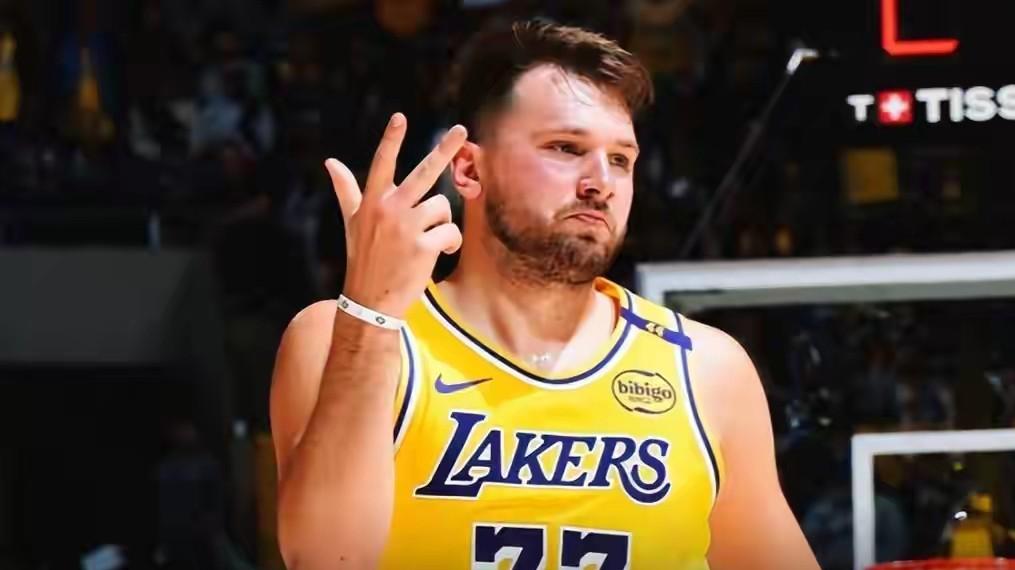 休斯顿媒体预测，火箭季后赛首轮击败湖人，次轮斗马刺问鼎西决