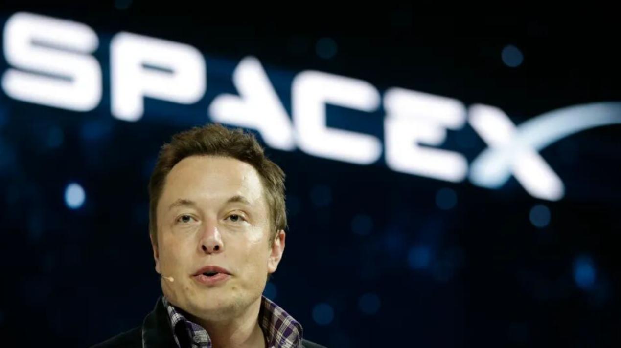 马斯克的太空赌局与SpaceX的万亿幻象：星链造血、AI烧钱、IPO填坑？