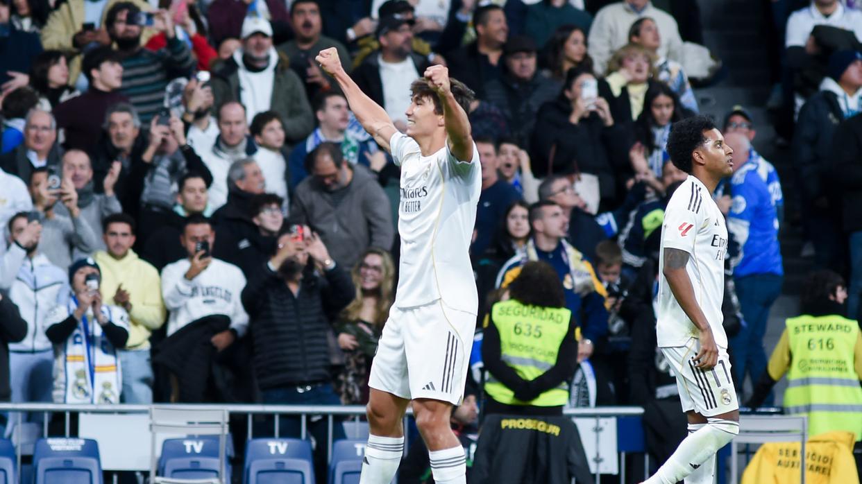 伯纳乌新王加冕！19岁神锋戴帽 皇马5-1风暴横扫紧逼巴萨！