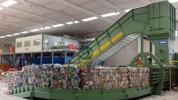 精心设计与制造 生活垃圾分选机用实力“圈粉”