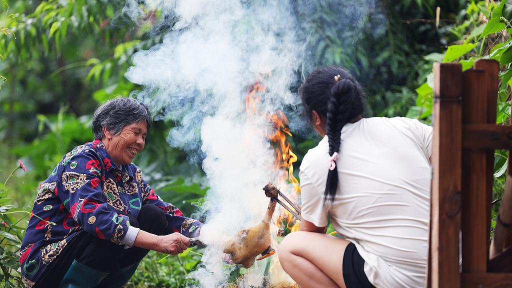 她给去世老伴打137天电话，每天三次对着忙音说话，直到那天电话突然接通
