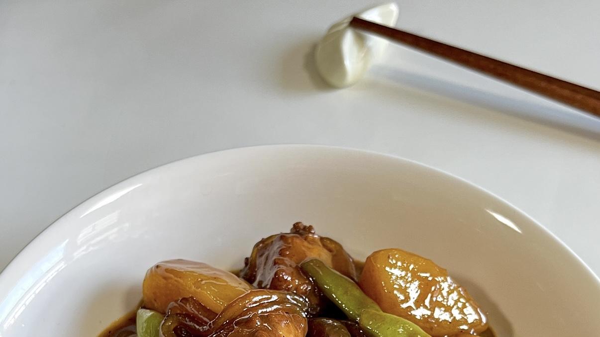 东北铁锅炖の快乐魔法！一锅端出排骨土豆粉条的幸福暴击