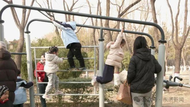 【打造“四个强市” 建设“幸福家园平安永济”】市民乐享冬日闲情