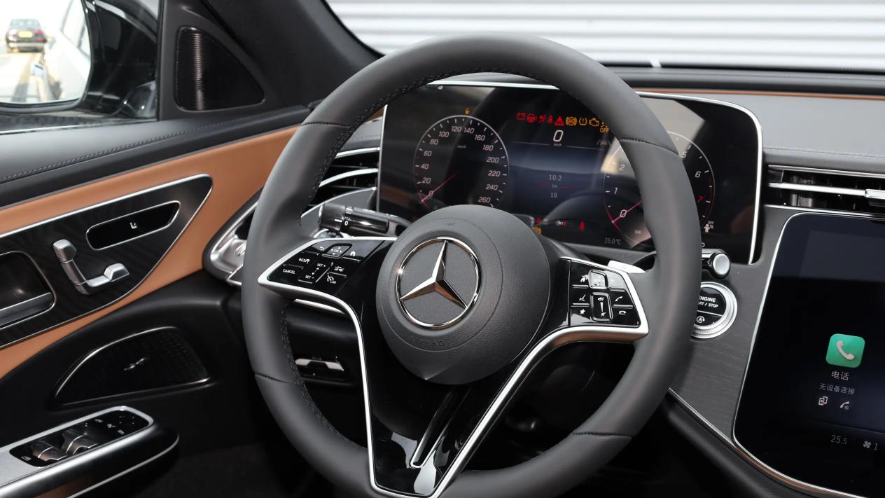 官降后的奔驰E级该怎么选？立标还是大标？E260L还是E300L?
