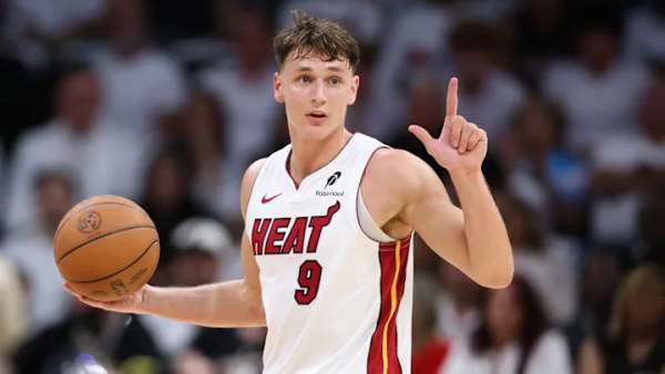 拉尔松VS火箭：频繁小打大吃错位，20+4+4贡献全面表现