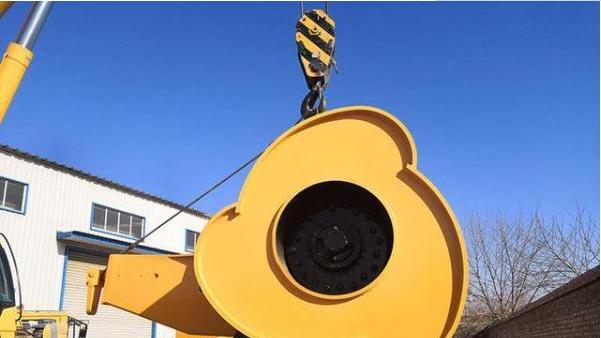 装载机冲击压路机：灵活高效的路基压实设备