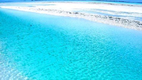 西北荒漠藏蓝湖！东台吉乃尔，把 “蒂芙尼” 搬进戈壁