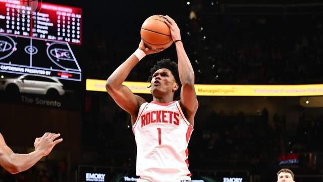 三分5中3！狂抢7个进攻篮板，火箭310万底薪赚麻了，奥科吉创新高