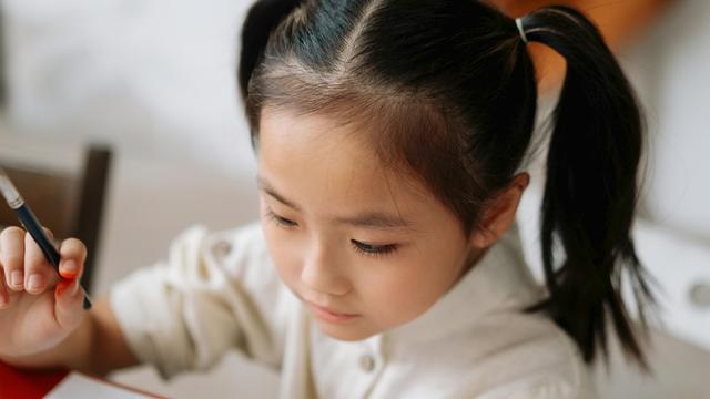 孩子从小就有5个特质，说明前额叶发达，妥妥的“学霸体质”