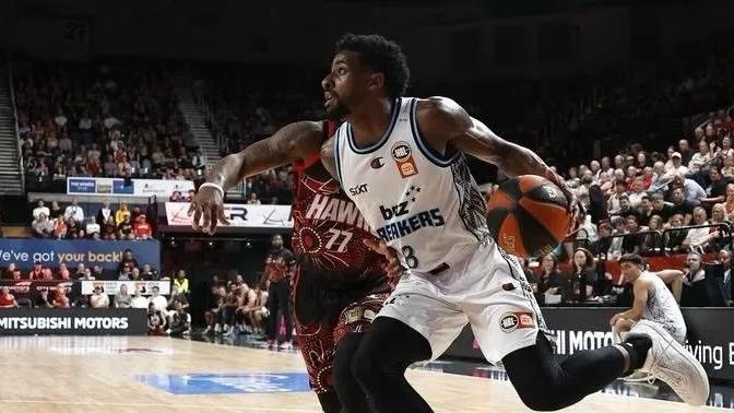 布罗金顿启程沈阳，将凌晨抵达，攻守获期待，有望出战后续热身赛