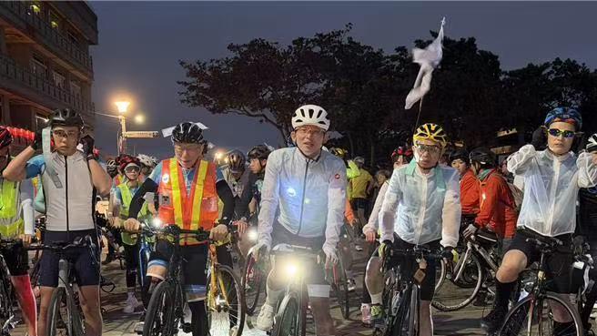 再挑战自行车一日北高！柯文哲：年纪更大了，实在是怕怕的