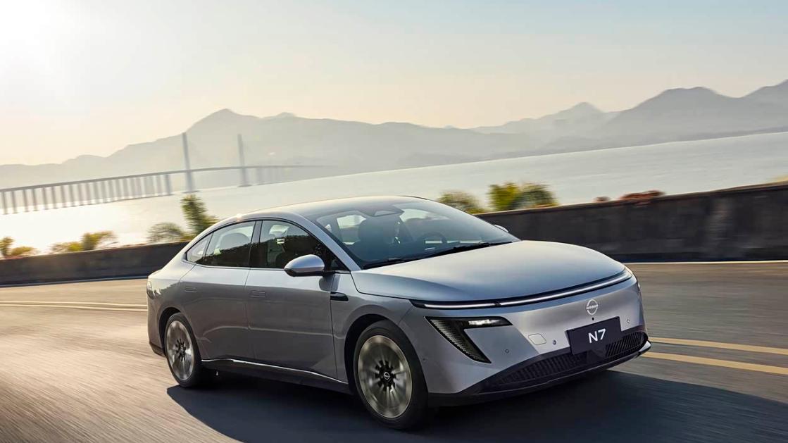 尺寸看齐奥迪A6，价格对标轩逸！日产N7青春版10.99万搅局