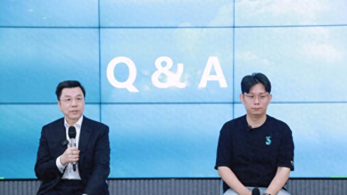 李开复携“一号位 AI” 产品亮相，帮老板们做决策改善财报