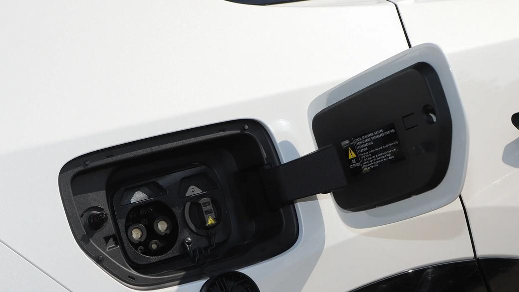 横向对比马自达EZ-60配置差异，增程/纯电究竟哪个版本更适合你？