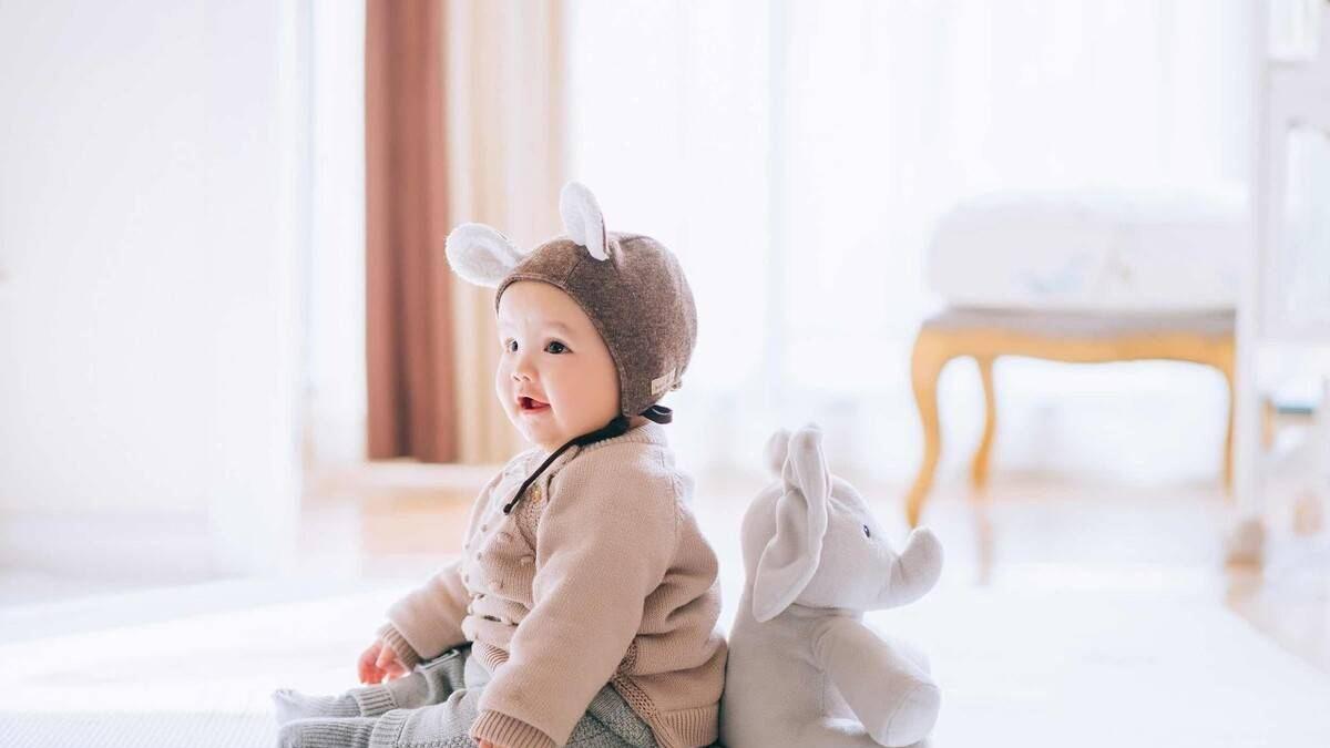 宝宝多大会翻身、坐、爬才算正常？一文看懂发育规律，别再焦虑！