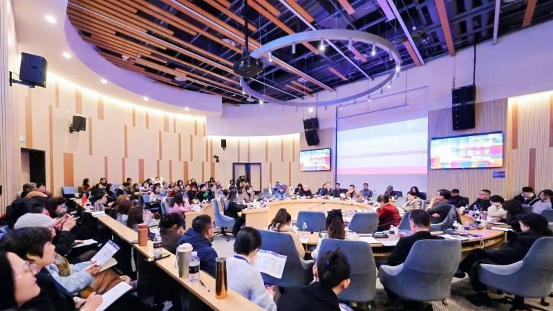 东方心象·美愈未来——亚太艺术疗愈国际学术研讨会暨情绪作品展在青岛隆重举行