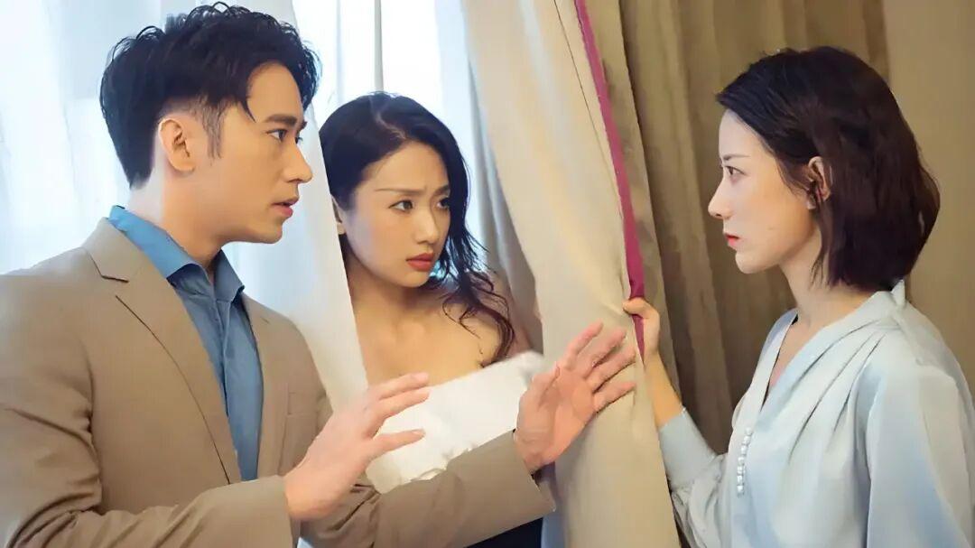 别再傻傻地把出轨和婚外情搞混了。真的，两码事，差太远了！