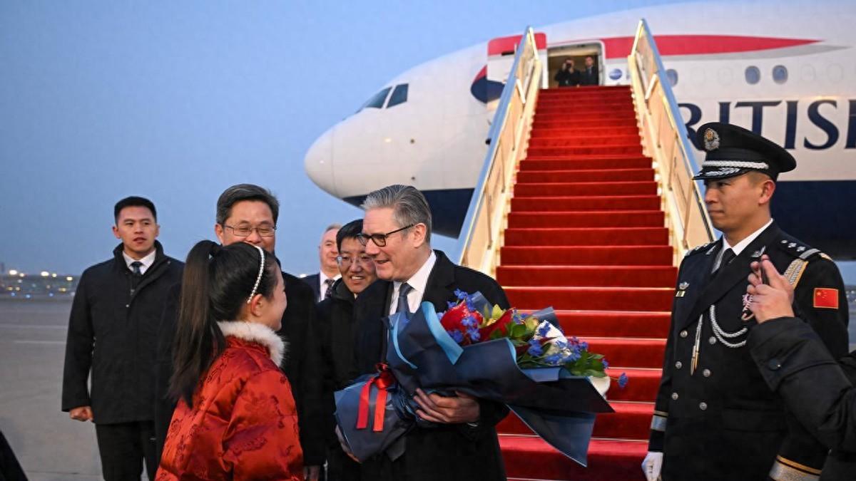 中英达成11项合作，斯塔默在故宫高调报喜，但中方显然留了后手