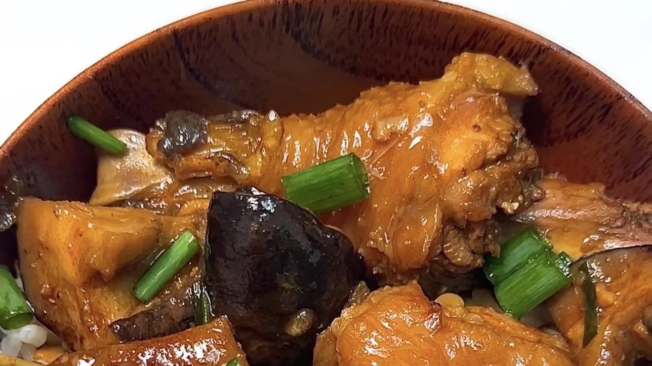 家常小鸡炖蘑菇：鲜暖一锅出