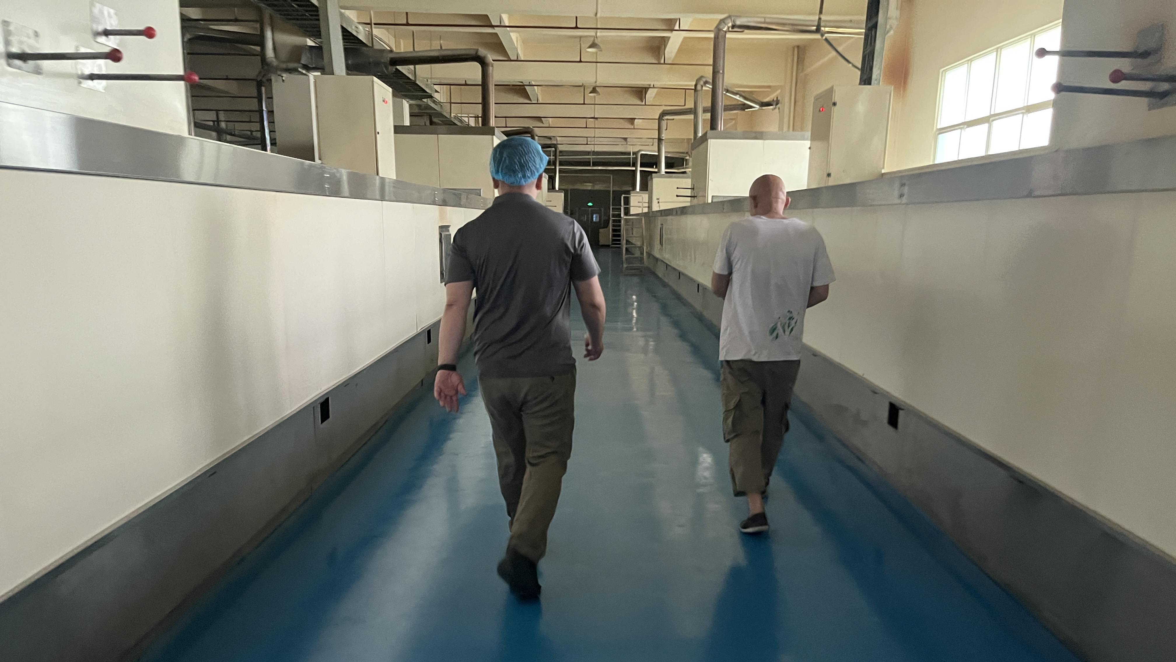 食品厂地面材料全攻略：从选材到验收