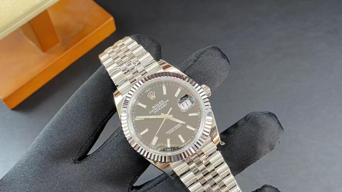 从“一眼假”到“以假乱真”，站西复刻表20年逆袭路，每一步都藏着倔强