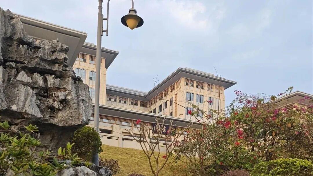 广西中医药大学怎么样？藏不住了，大一就能跟着国医大师出诊