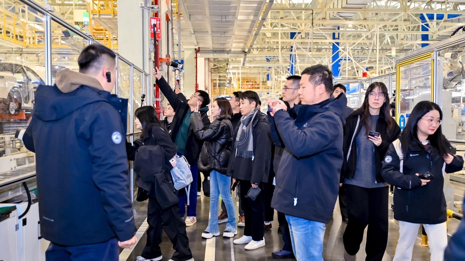 26 天交付 5000 辆! 岚图泰山凭硬核实力改写华系豪华格局