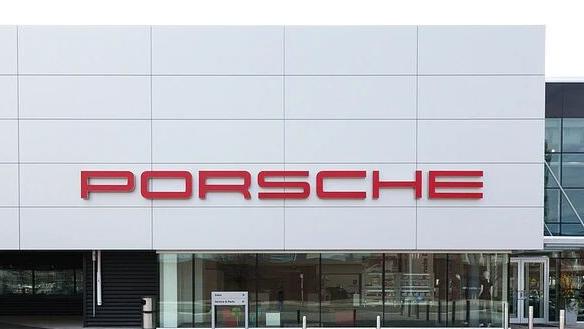 销量暴跌26%+门店关停！保时捷中国如何破局？