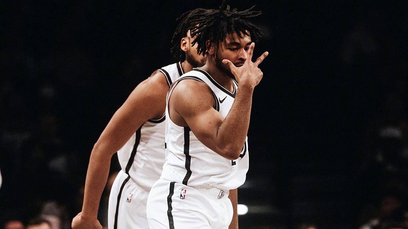 15-24！这就是托马斯的改变，场上摆烂+赛后直接回更衣室求离队