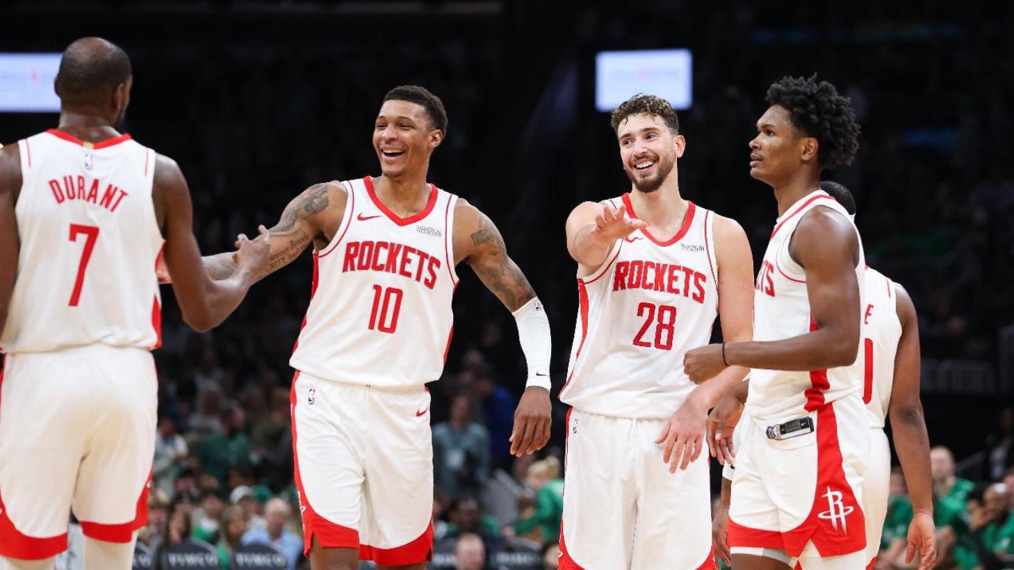 NBA常规赛综述：骑士六连胜、火箭复仇黄蜂、活塞大胜尼克斯、马刺27分大胜太阳、掘金惜败快船