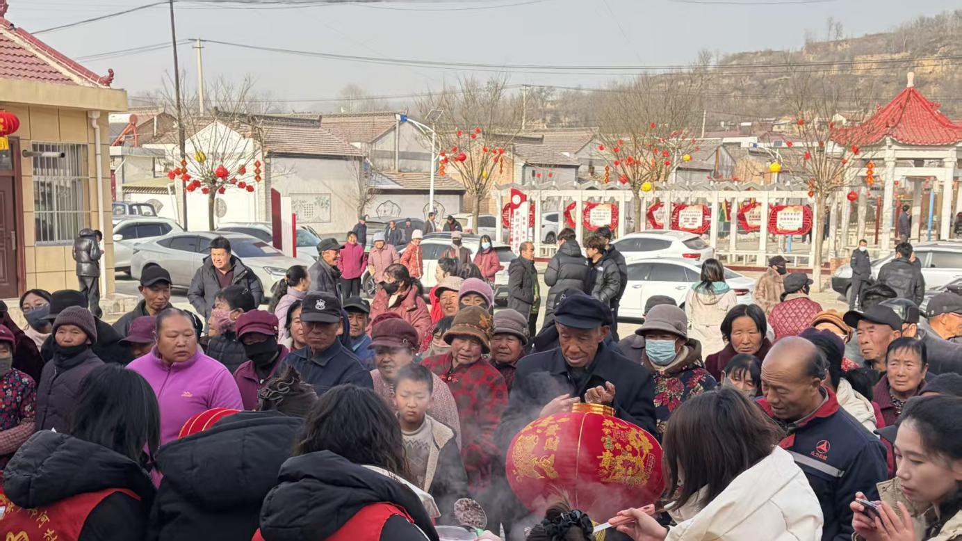 华亭：粥香暖寒冬 腊八情更浓