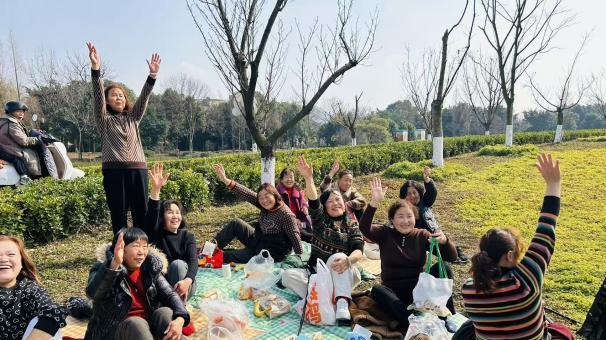 富家社区“富临e网 家社共治”微网实格服务项目—“"杖"启健康，步步为赢”健步走主题活动