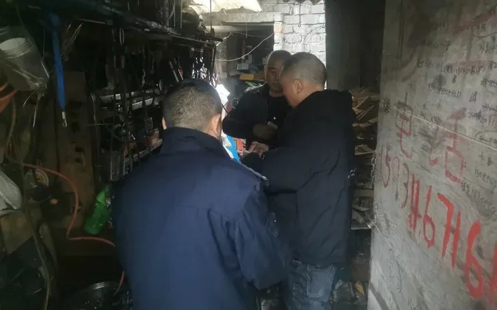 寒冬里的温暖“警”色——汇川公安用心守护每份平安