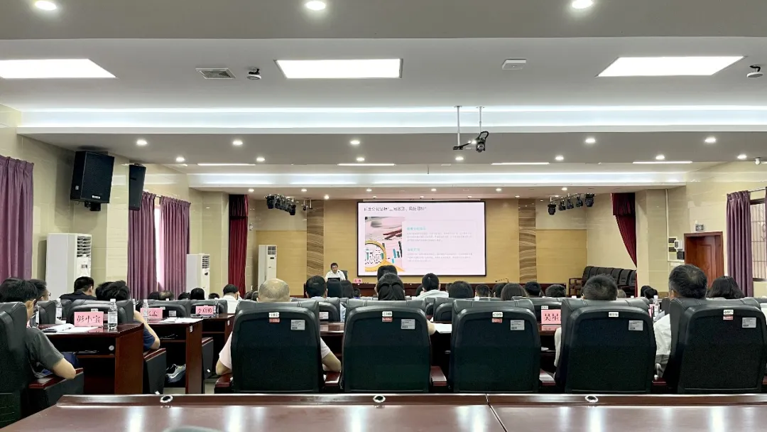 以文塑旅 以农兴业 | 大宸设计文旅研究院院长肖勇受邀为清远市农文旅培训班授课