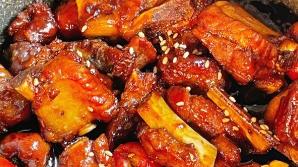 酸香解腻，肉酥脱骨，这道滇味排骨藏着山野密码