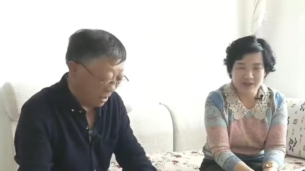 大妈相中有钱大爷，不嫌他岁数大长得老，过二人世界享受美好生活