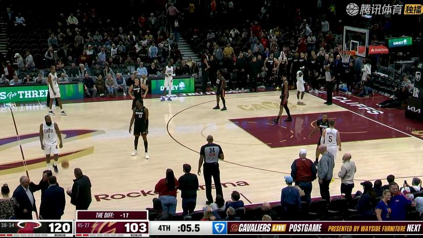 骑士惨败！哈登43分钟砍18+9+7，赛后米切尔走入场内，哈登走向通道