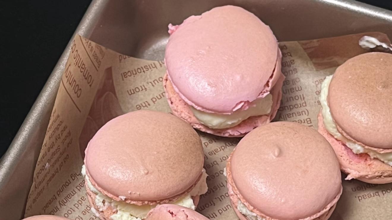 云朵般的甜蜜：家庭版马卡龙制作大揭秘