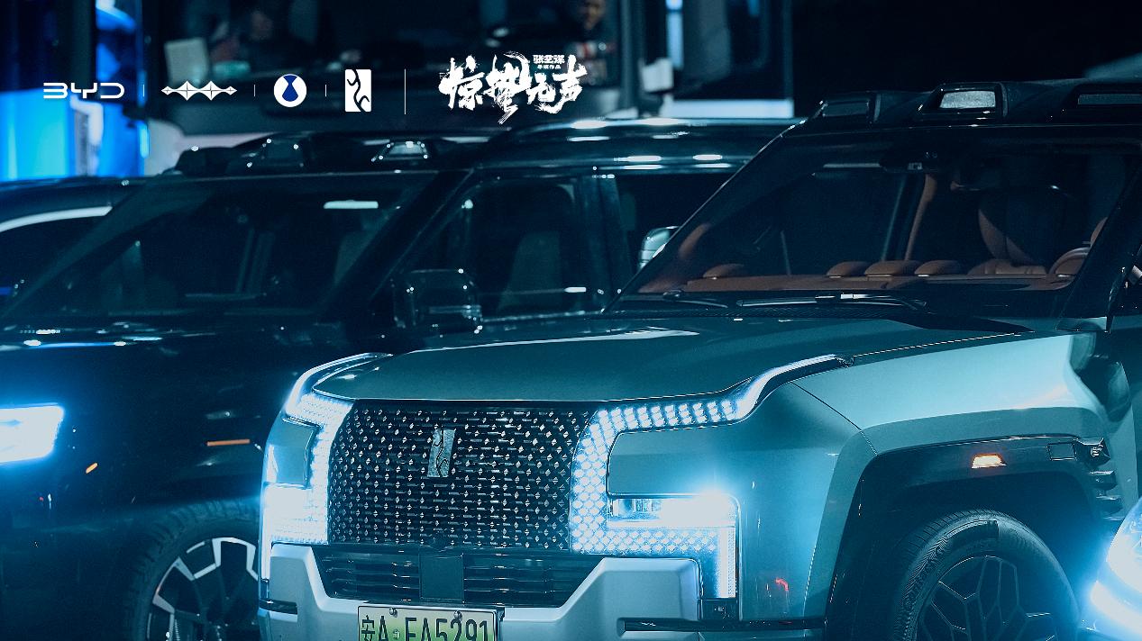 《惊蛰无声》热映 国产汽车亮相大银幕 中国影视迈入本土品牌时代