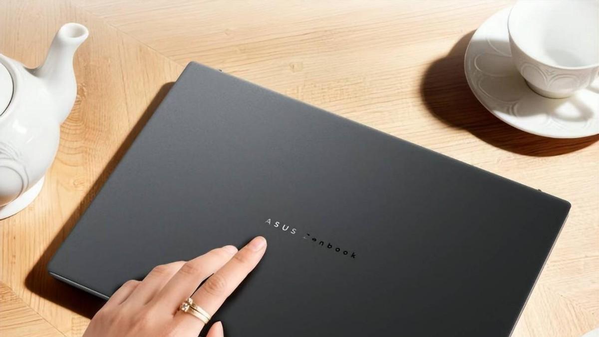 华硕灵耀14 双屏 2026 深度测评，酷睿Ultra X9赋能高效移动办公