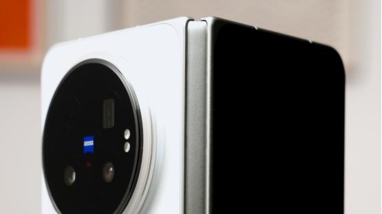 vivo X Fold6图赏：原子工作台+蔡司增距镜，折叠旗舰旷世之作！