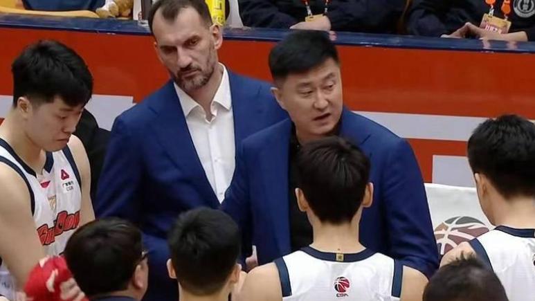 CBA今晚5场焦点战！CCTV5播北京德比，广东PK吉林，上海冲18连胜