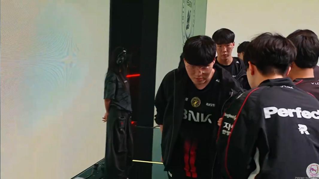 BFX爆冷晋级德杯决赛！KT诠释了为什么他们无缘S赛