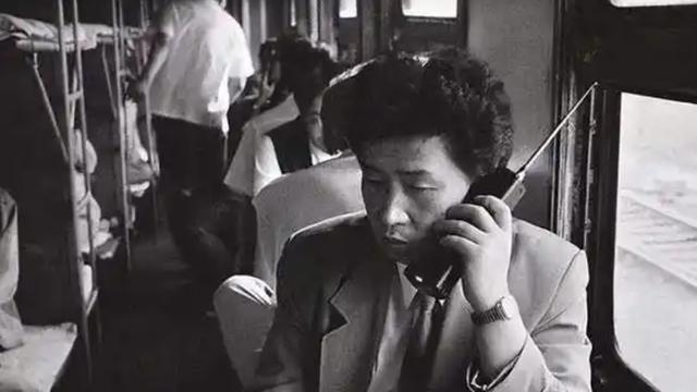 刚曝光的交易记录：黄金服大佬1小时狂花上百万，扫空交易行